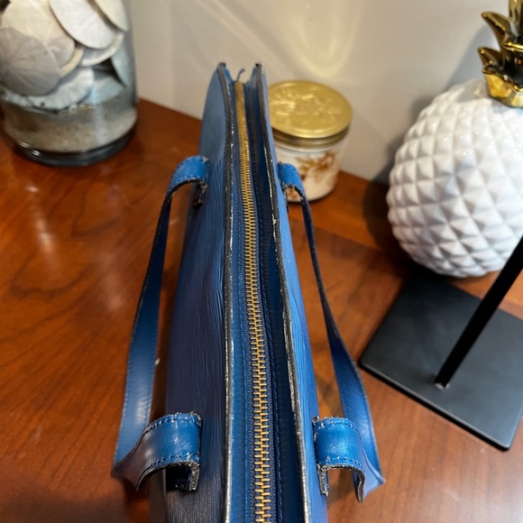 EUC Louis Vuitton Epi Saint Jacques PM handbag - Picture 8 of 10